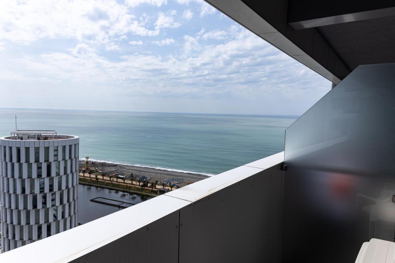 Appartement Sea Breeze In Batoumi Extérieur photo